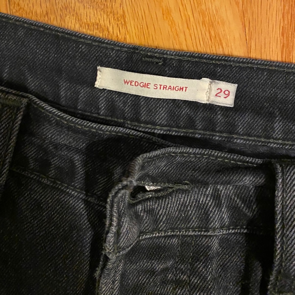 Levi’s Black Wedgie Fit